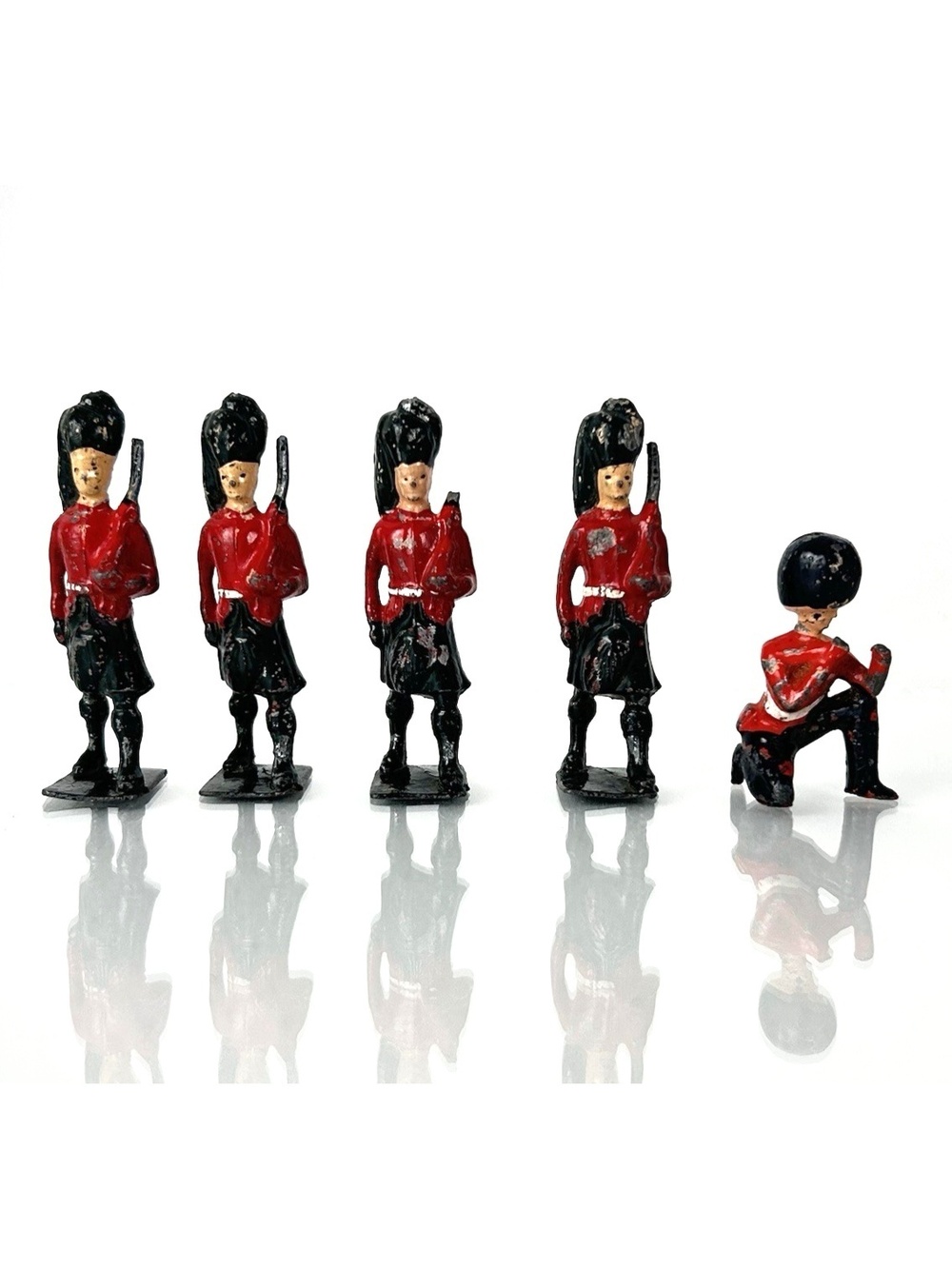 Britains 1940s (?) Lead Metal Figurine Lot British Scots Guards Soldiers 2.25"